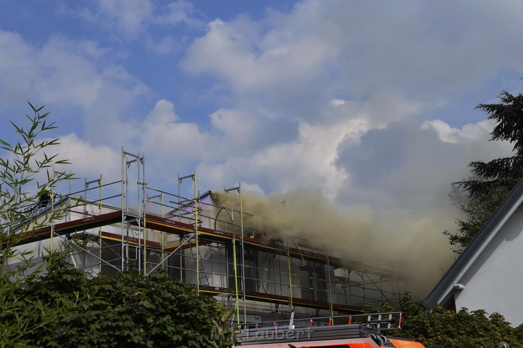 Dachstuhlbrand Koeln Poll Geislarerstr P076.JPG - Miklos Laubert